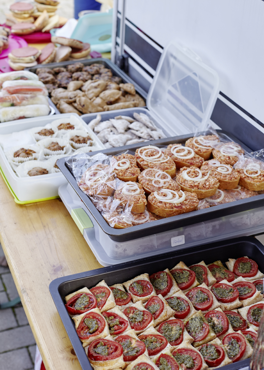 Das vegane Buffet wurde vom Veganen Stammtisch Tostedt gestiftet